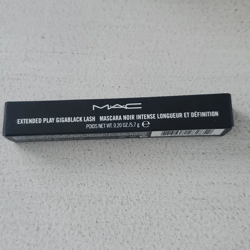 MAC EXTENDED PLAY GIGABLACK LASH MASCARA
